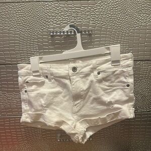 Ariya White Jean Shorts Stylish and Comfortable